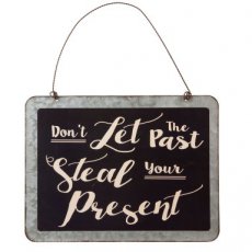 Quote board "Steal the present" - 25 cm